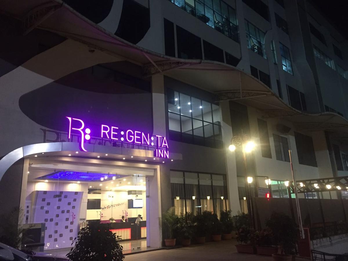 Regenta Inn Vadodara Bagian luar foto
